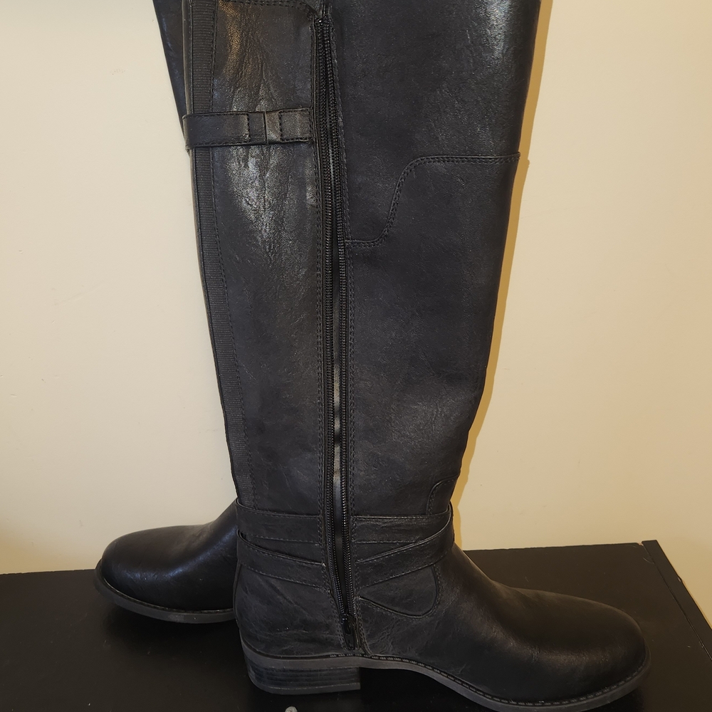Black Knee-High Leather Boots